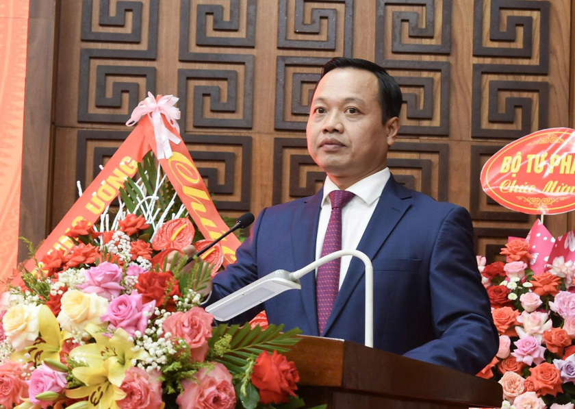 Tân Phó Bí thư Tỉnh ủy Trần Tiến Dũng phát biểu nhận nhiệm vụ.