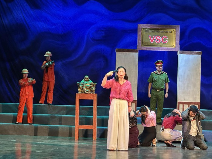 Der Folksong-Abdruck von Nghe An „Don’t Fall“ vom verdienstvollen Künstler Bui Nhu Lai – Foto 2.