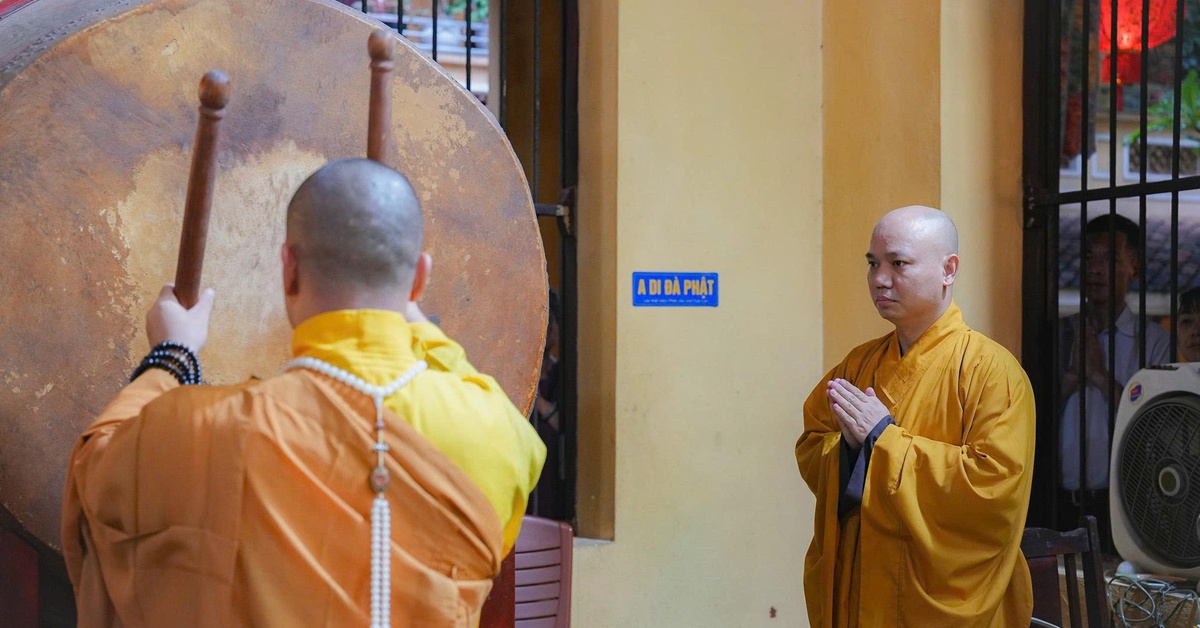 More than 18,000 pagodas and monasteries nationwide simultaneously rang bells and drums at 6 a.m. to pray for national peace and prosperity.