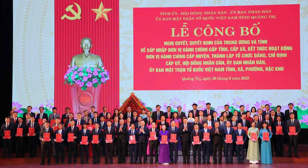 78 Party Secretaries at the commune level in Quang Tri province received their assignments on the morning of June 30. Photo: LDO