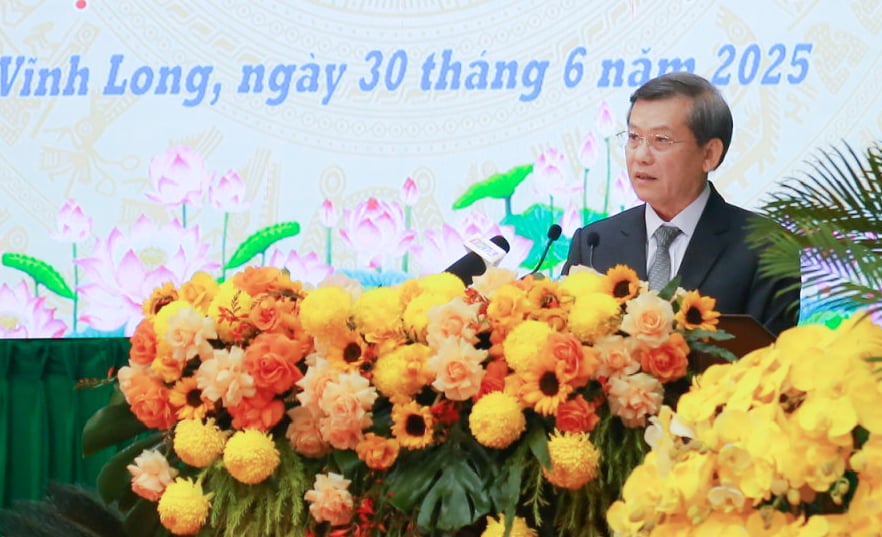 Đồng chí Lê Minh Trí- Bí thư Trung ương Đảng, Chánh án Tòa án Nhân dân tối cao phát biểu chỉ đạo tại lễ công bố.