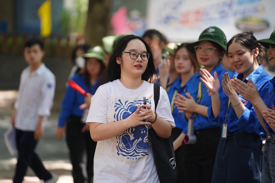 nhin-lai-ky-thi1.jpg
