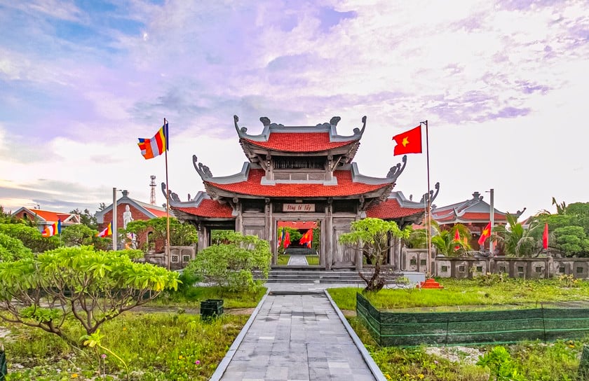 Hiện huyện đảo Trường Sa có 9 ngôi chùa với vẻ uy nghi, trầm mặc. Ảnh: Trần Nguyên Phong