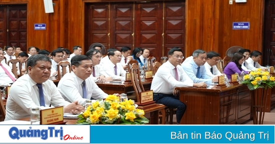 Công bố Nghị quyết của HĐND tỉnh về thành lập các cơ quan chuyên môn thuộc UBND tỉnh và công tác cán bộ