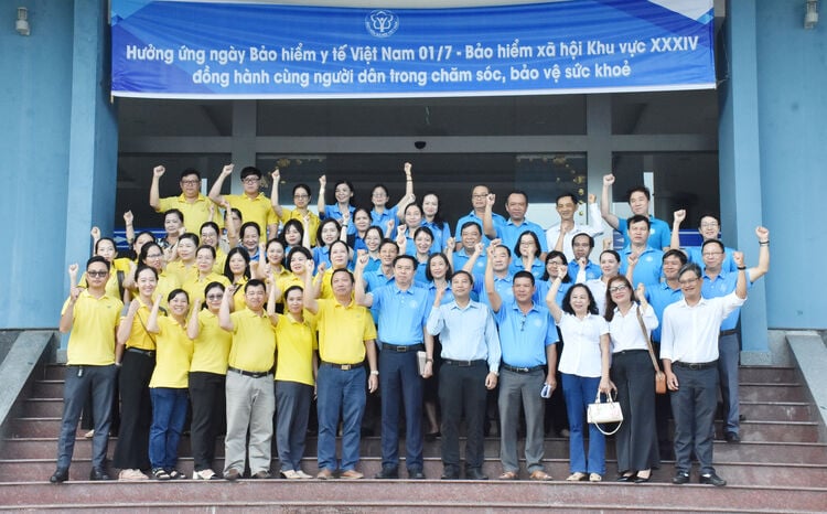 Ra quân tuyên truyền, vận động tham gia bảo hiểm xã hội tự nguyện, bảo hiểm y tế hộ gia đình