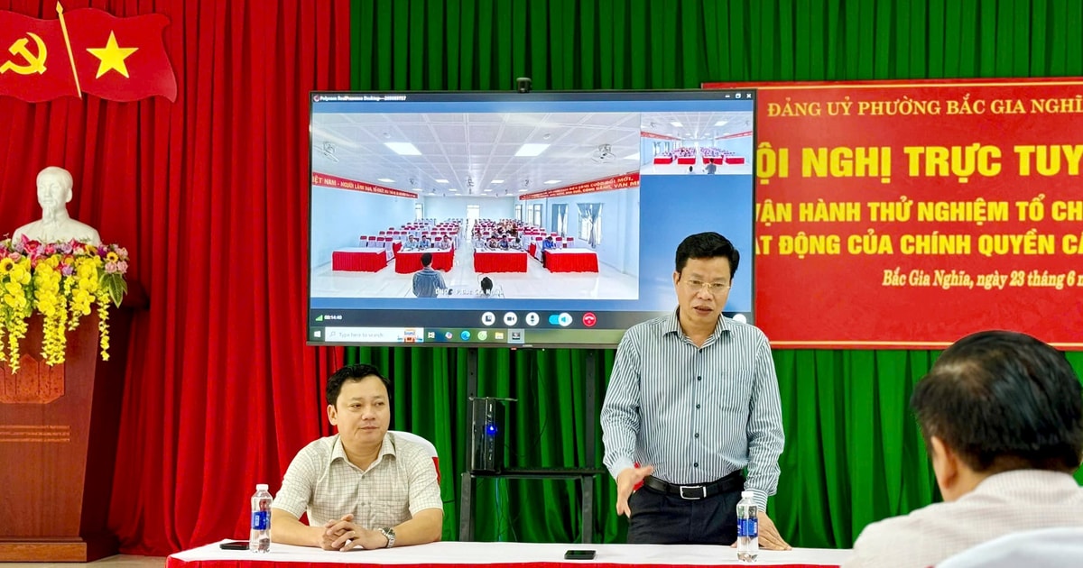Đồng chí Lưu Văn Trung kiểm tra công tác chuẩn bị lễ công bố sáp nhập các đơn vị hành chính cấp xã