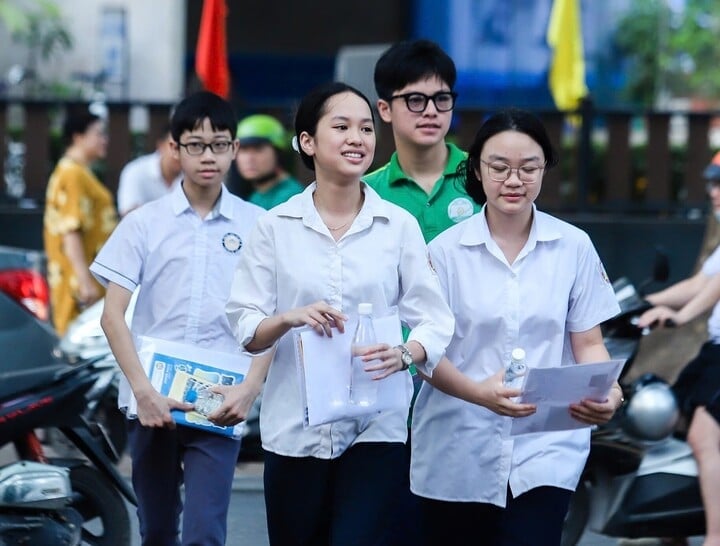 Nhiều thí sinh than khó với đề thi tốt nghiệp môn Toán, tiếng Anh. (Ảnh minh hoạ)