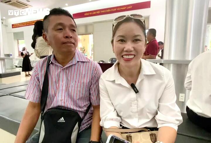 គូស្នេហ៍ Nguyen Thi Thuy Anh និង Nguyen Tri Trung ។