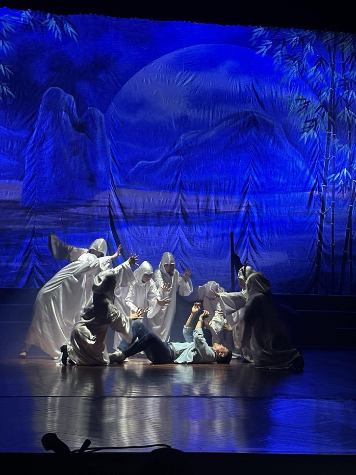 Der Folksong-Abdruck von Nghe An „Don’t Fall“ vom verdienstvollen Künstler Bui Nhu Lai – Foto 4.