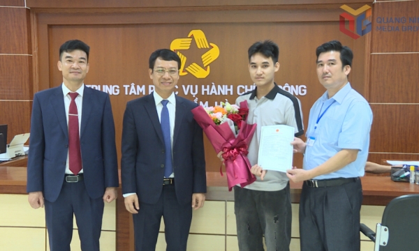 The first citizen registered birth in Dam Ha commune