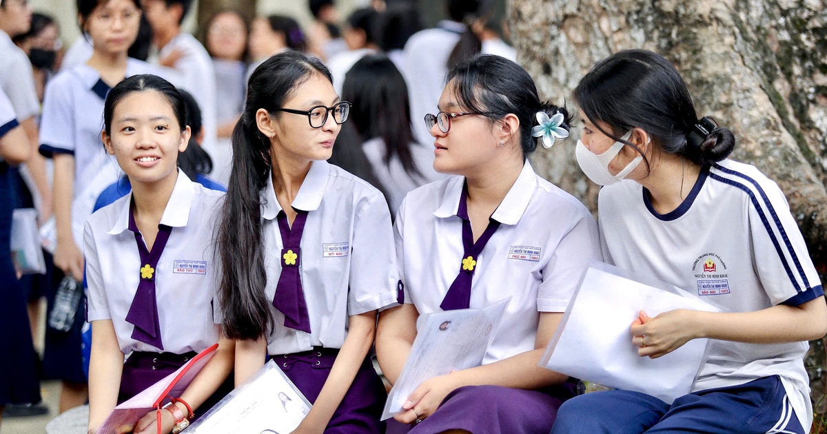 Đề thi tốt nghiệp THPT khó, điểm chuẩn ĐH giữa các tổ hợp môn có khác nhau?