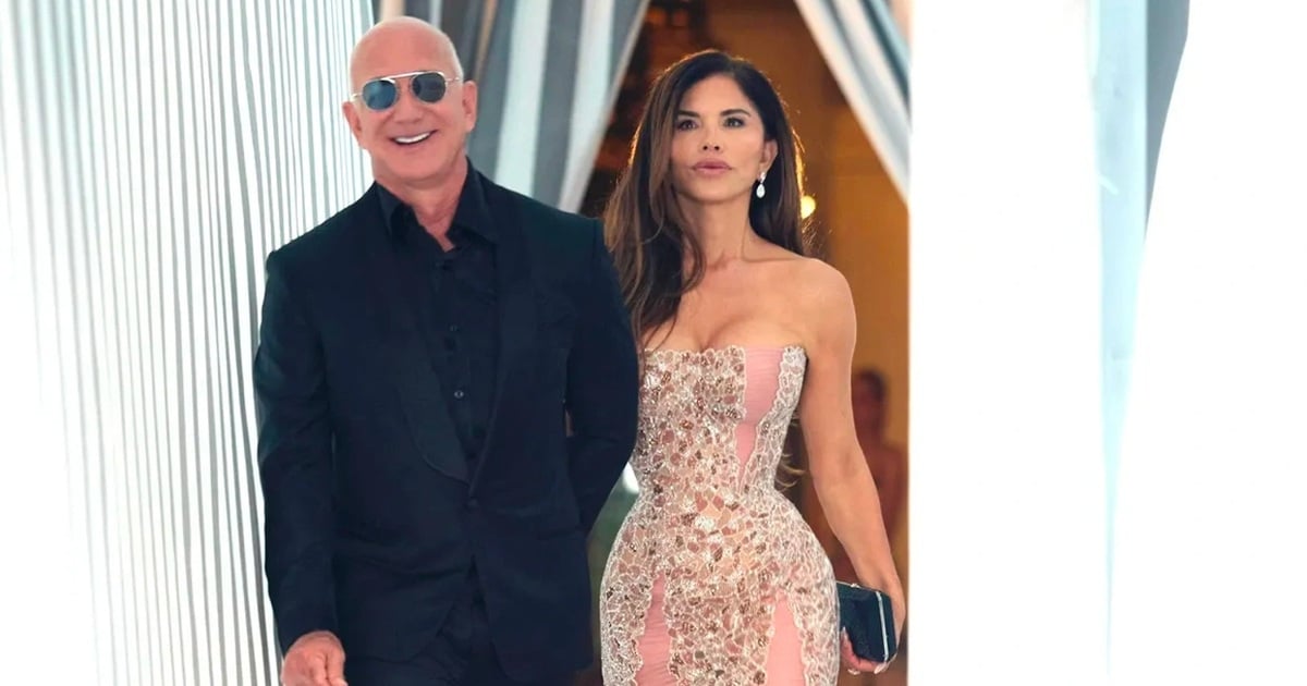 Lauren Sánchez gây sốt khi mặc váy bó sát gợi cảm, đính 175.000 viên pha lê