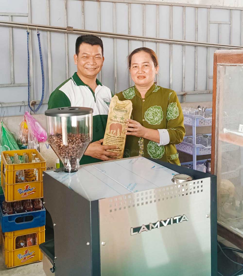 បន្តគាំទ្រ និងអមដំណើរអាជីវកម្ម និងសហគ្រាស។ រូបថត៖ THAO TIEN