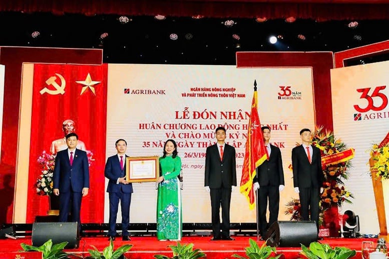 Đảng bộ Agribank: Nòng cốt vững chắc, dẫn dắt chuyển mình toàn hệ thống- Ảnh 2.