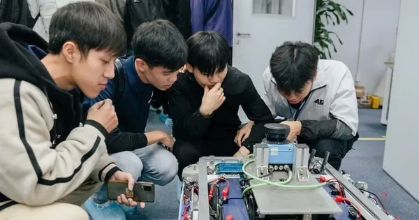 A series of universities require 8 points in Math for semiconductor industry: How much is the tuition fee?