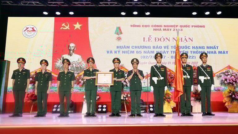 nha-may-z113-don-nhan-huan-chuong-bao-ve-to-quoc-hang-nhat-nam-2022-copy.jpg