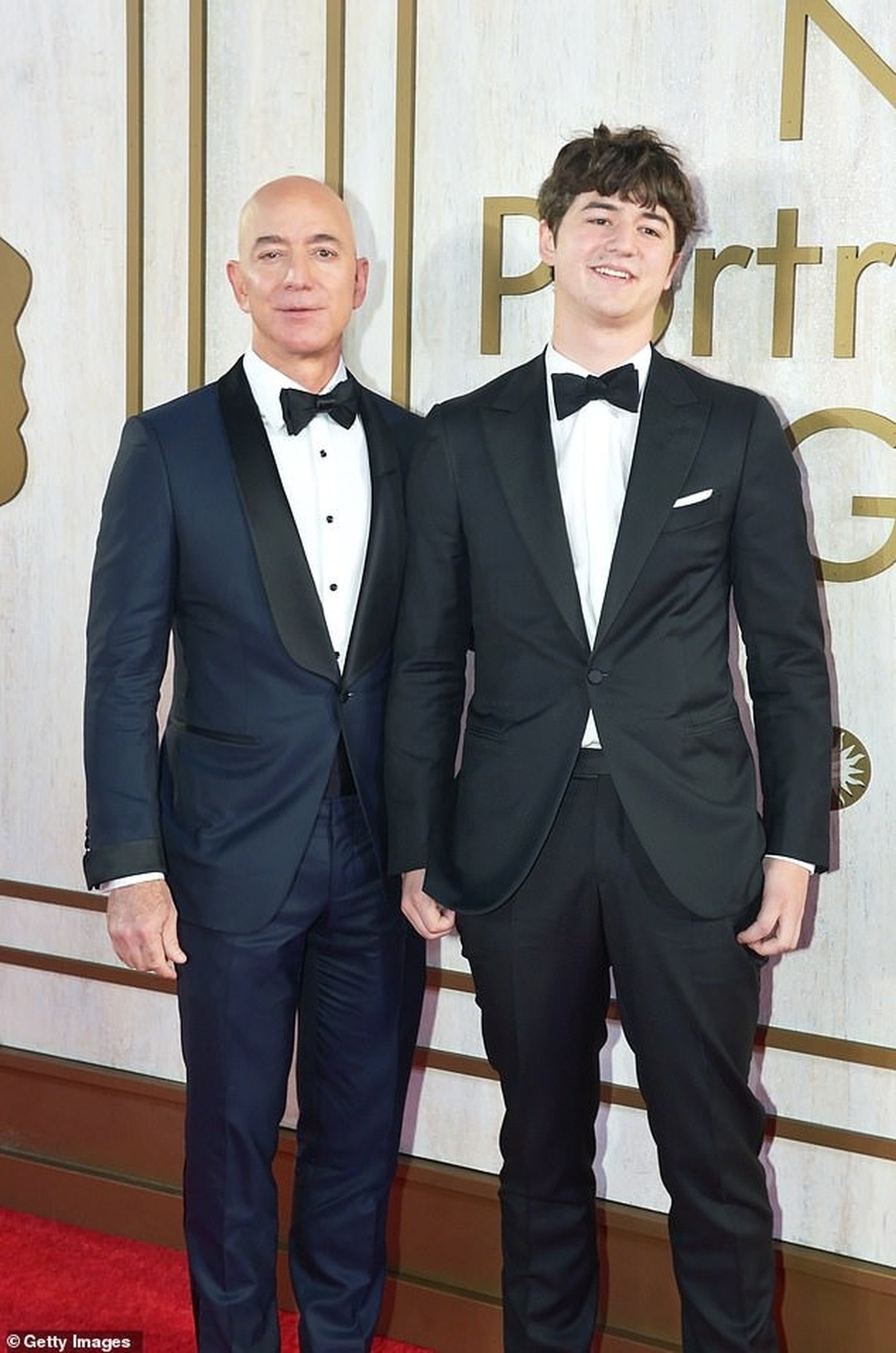 Cách nuôi con kín tiếng lạ thường của tỷ phú Jeff Bezos - 4