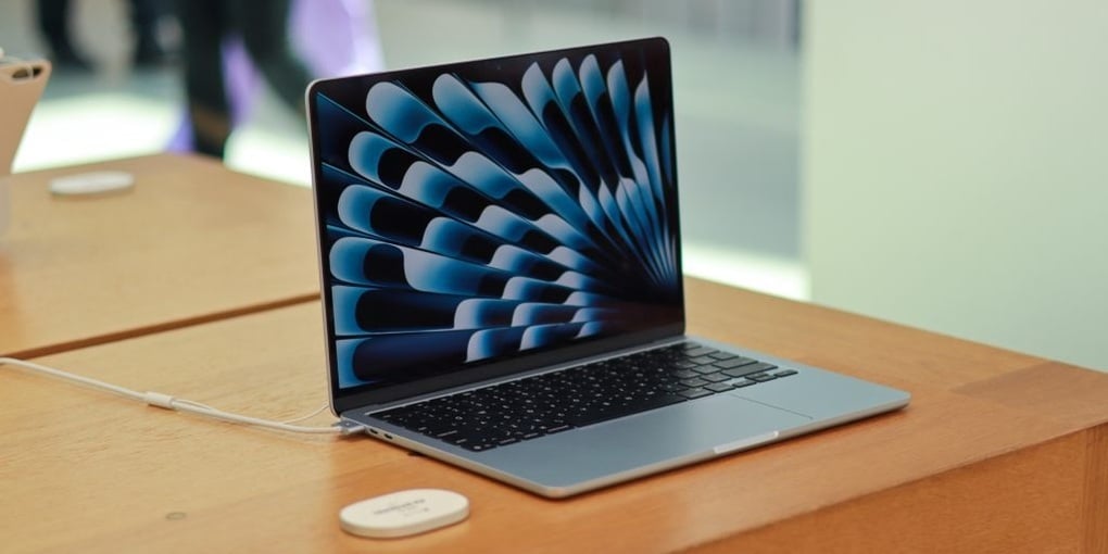 MacBook giá rẻ sẽ chạy chip xử lý của iPhone 16 Pro - 1