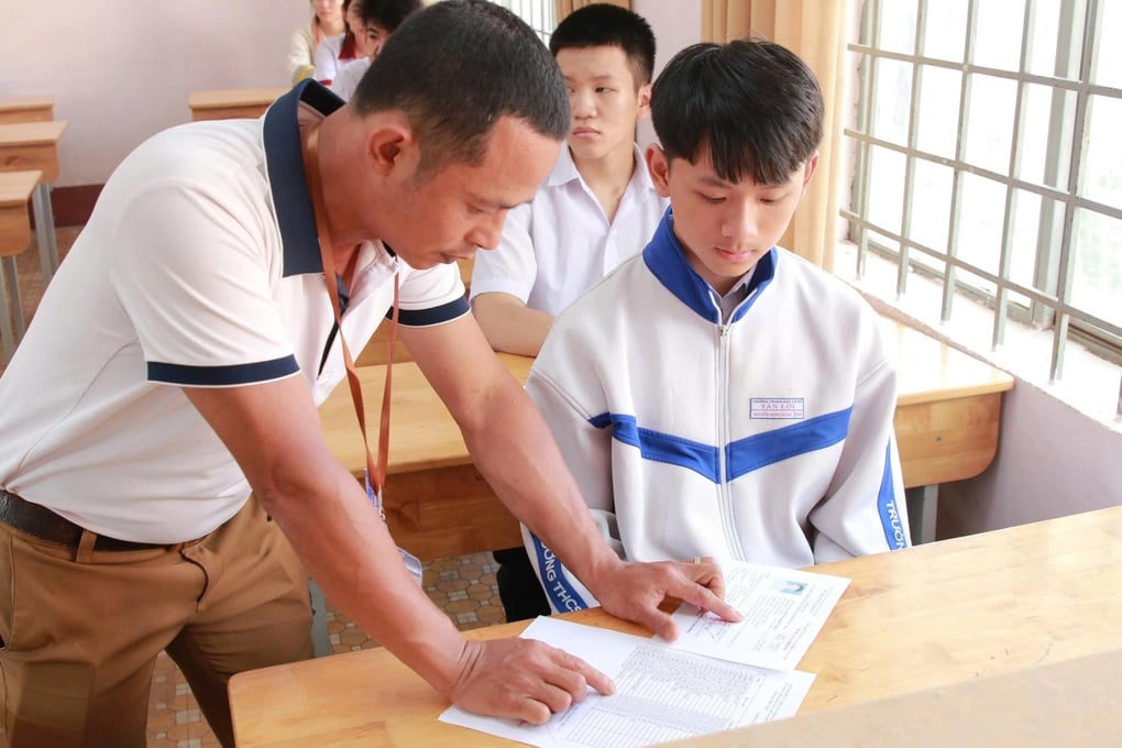 Mỗi môn chưa được 1 điểm đã... đỗ vào lớp 10 công lập - 1