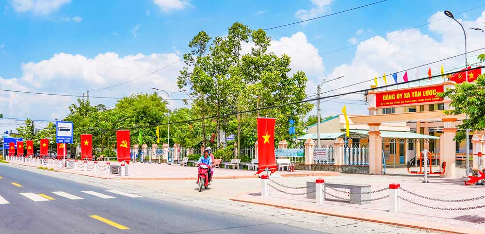 Các trụ sở đã được lắp đặt biển hiệu mới.