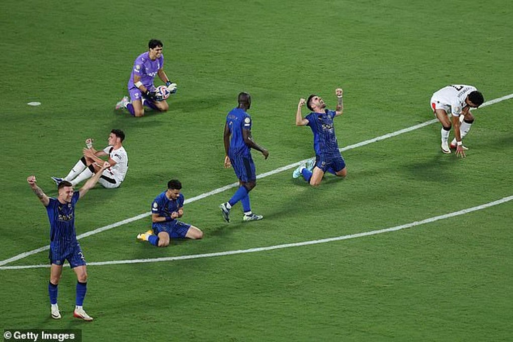 Xác định cặp tứ kết tiếp theo ở FIFA Club World Cup sau hai cơn địa chấn - 2