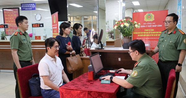 Định danh điện tử mức độ 2 cho người nước ngoài: Thuận lợi, an toàn, nhanh chóng