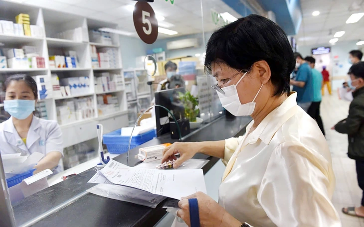 cấp thuốc - Ảnh 1.