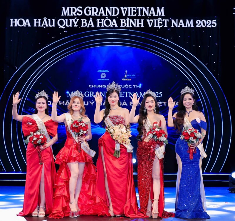Thạc sĩ Đại học Quốc gia Nguyễn Thị Thưa đăng quang Mrs Grand Vietnam 2025  -0