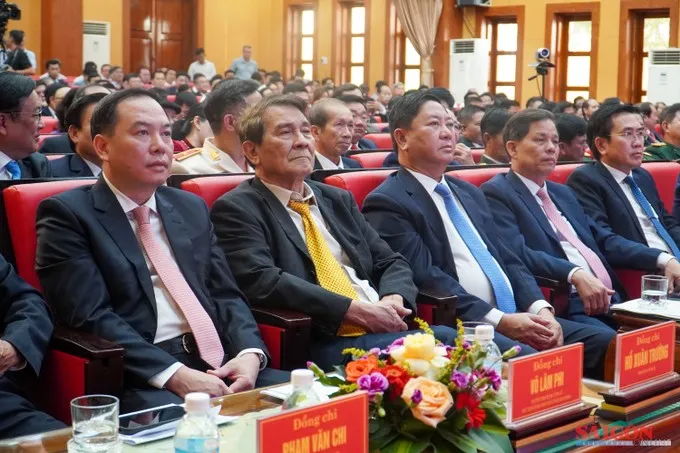 Thành lập 40 đảng bộ, chỉ định bí thư, chủ tịch UBND các xã, phường mới ở Khánh Hòa