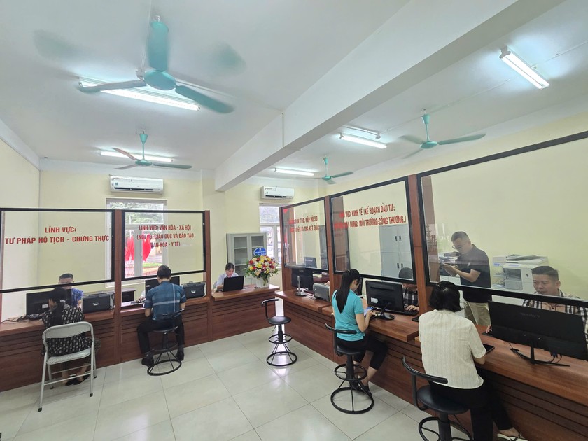 Ngày làm việc đầu tiên tại xã Hợp Thành diễn ra suôn sẻ