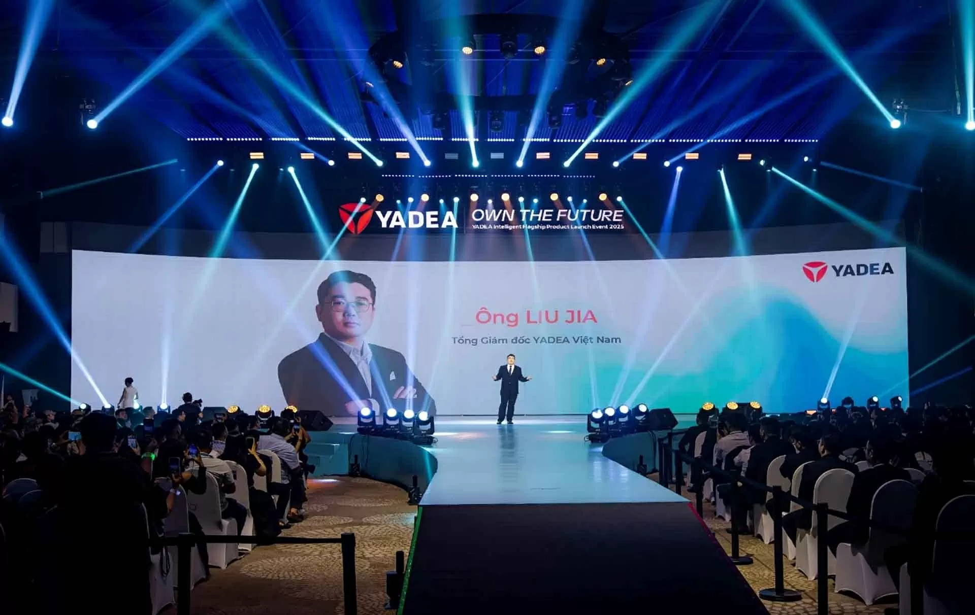 Ông Liu Jia, Tổng giám đốc Yadea Việt Nam, công bố thương vụ hợp tác giữa YADEA và SOOBIN.