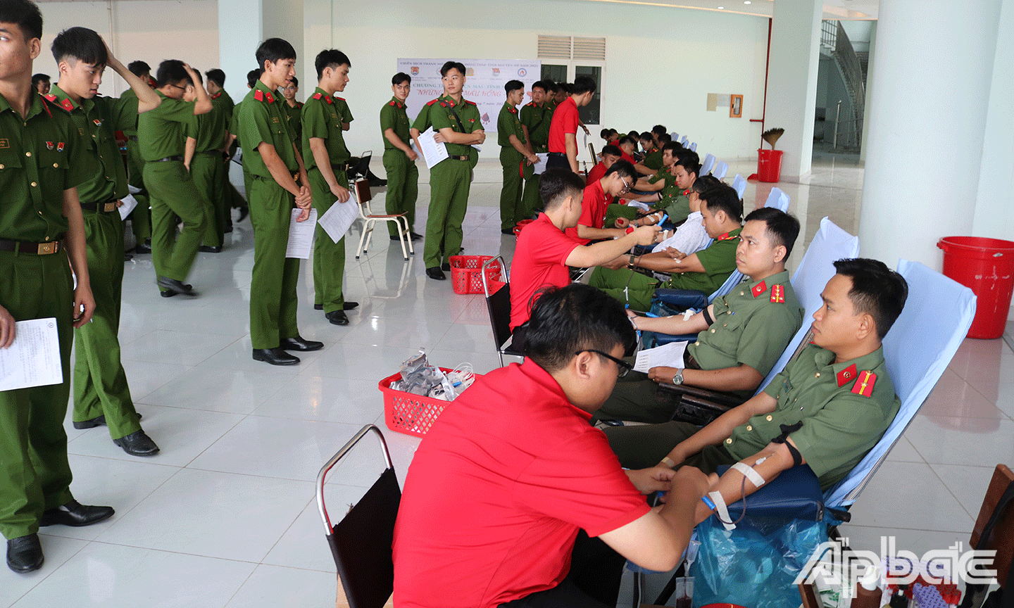 cán bộ, chiến sĩ Công an tỉnh, sinh viên Trường Đại học Cảnh sát nhân dân và Nhân dân trên đại bàn tỉnh