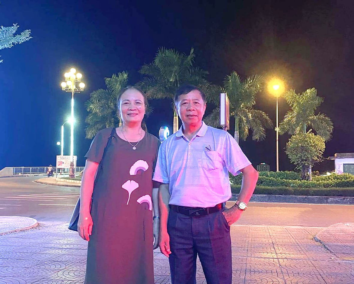 «دانش را به بالای کوه‌ها می‌برد» و جنگل‌های وسیع را روشن می‌کند.