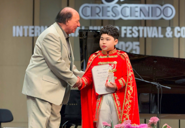 Dương Đức Hải giành giải Nhất hạng mục opera chuyên nghiệp, bảng B.
