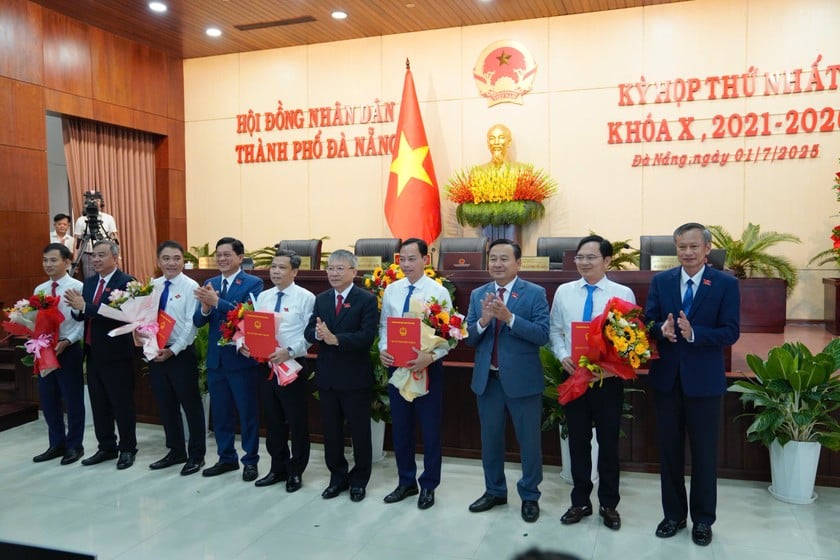 Thường trực HĐND thành phố Đà Nẵng công bố, trao các quyết định nhân sự