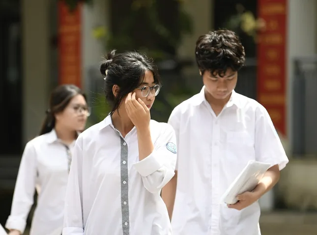 Chênh lệch 15,5 điểm, hiệu trưởng trường tuyển 3 môn 10 điểm nói: 'Không bất ngờ' ảnh 1