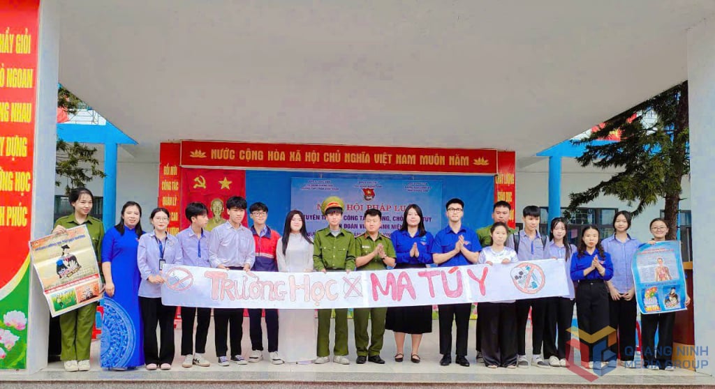 Ngày hội Pháp luật tuyên truyền về công tác phòng, chống ma túy cho đoàn viên, thanh niên tại Trường THPT Trần Quốc Tuấn (TX Quảng Yên).
