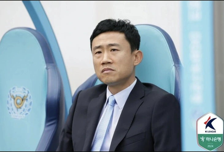 Trợ lý HLV Kim Sang Sik dẫn dắt CLB Thanh Hóa - Ảnh 1.
