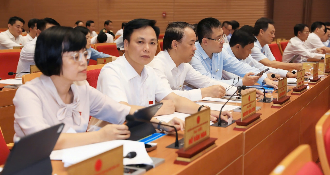 Hanoi passes resolution to support boarding meals for primary school students