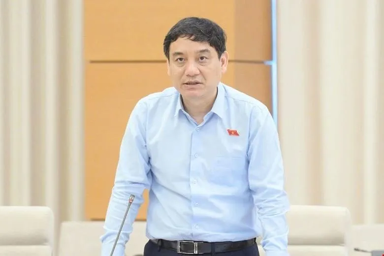 Chủ nhiệm Ủy ban Văn hóa và Xã hội Nguyễn Đắc Vinh. Ảnh: VIẾT CHUNG 