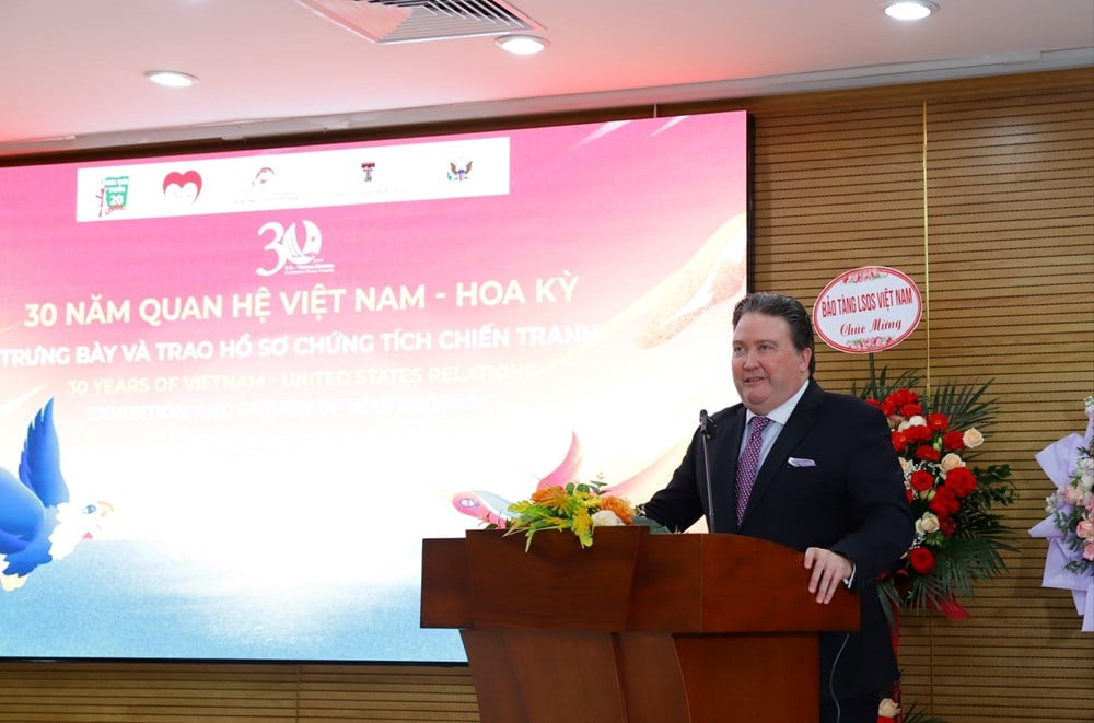 Lần đầu công bố nhiều tài liệu tại trưng bày “30 năm quan hệ ngoại giao Việt Nam - Mỹ” - ảnh 4