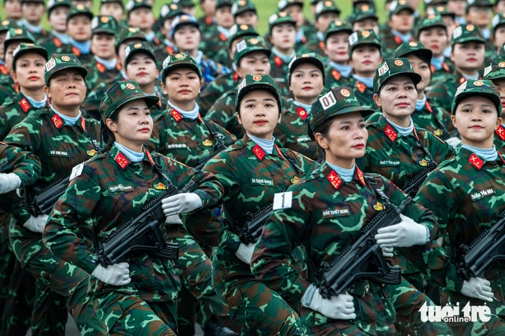 diễu binh - Ảnh 1.