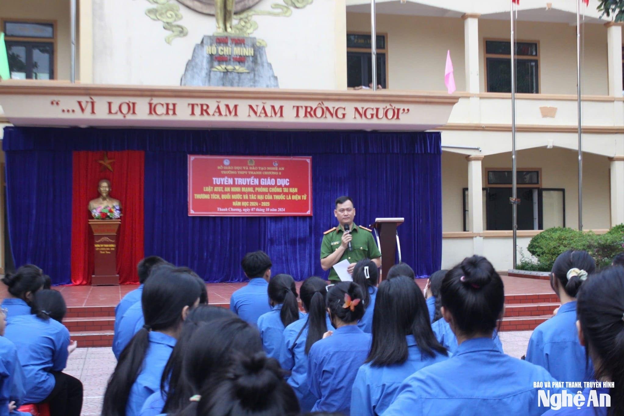 bna_mot-buoi-tuyen-truyen-ve-phong-chong-thuoc-la-dien-tu-tai-truong-thpt-thanh-chuong-3.-anh-ntcc-33044926102c7b845cba313f356698f3.jpg