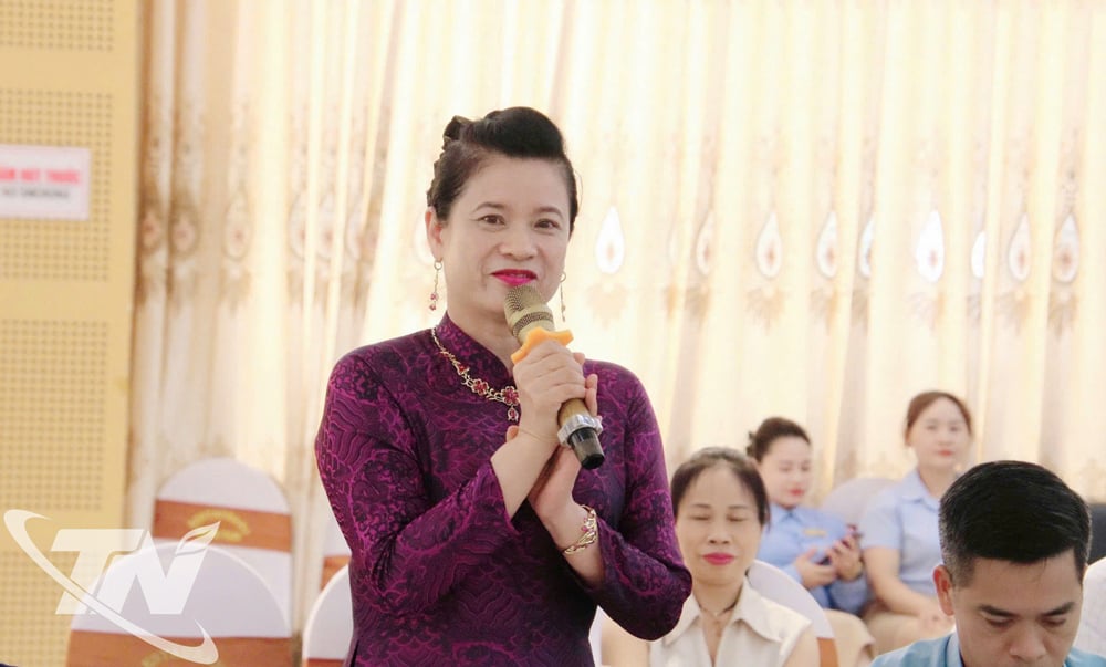 Bà Nguyễn Thị Kim Oanh, Phó chủ tịch Hiệp hội Du lịch tỉnh Thái Nguyên, Phó Giám đốc Công ty TNHH Dũng Tân, tham luận tại Tọa đàm