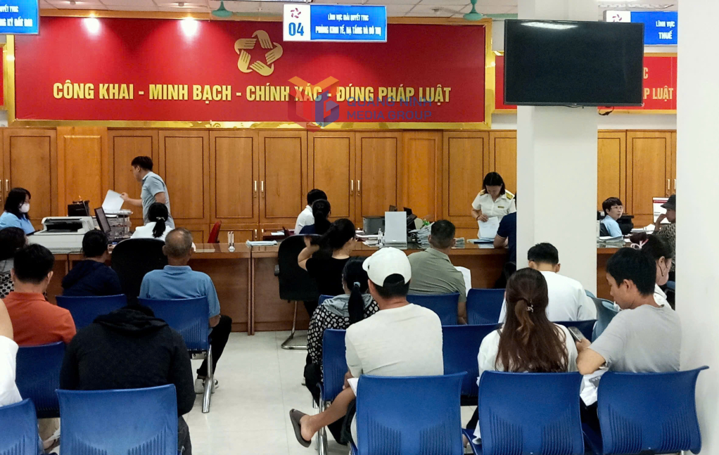 ការដោះស្រាយនីតិវិធីរដ្ឋបាលនៅមជ្ឈមណ្ឌលសេវាកម្មរដ្ឋបាលសាធារណៈនៃសង្កាត់ Mong Cai 1 ខេត្ត Quang Ninh