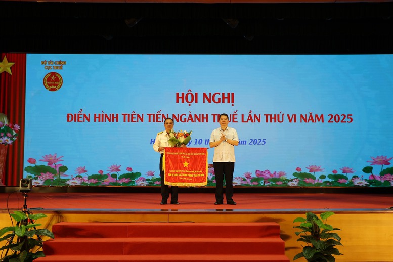 Ngành Thuế bứt phá mạnh mẽ: Vượt thu, siết kỷ luật, tăng tốc chuyển đổi số- Ảnh 4.
