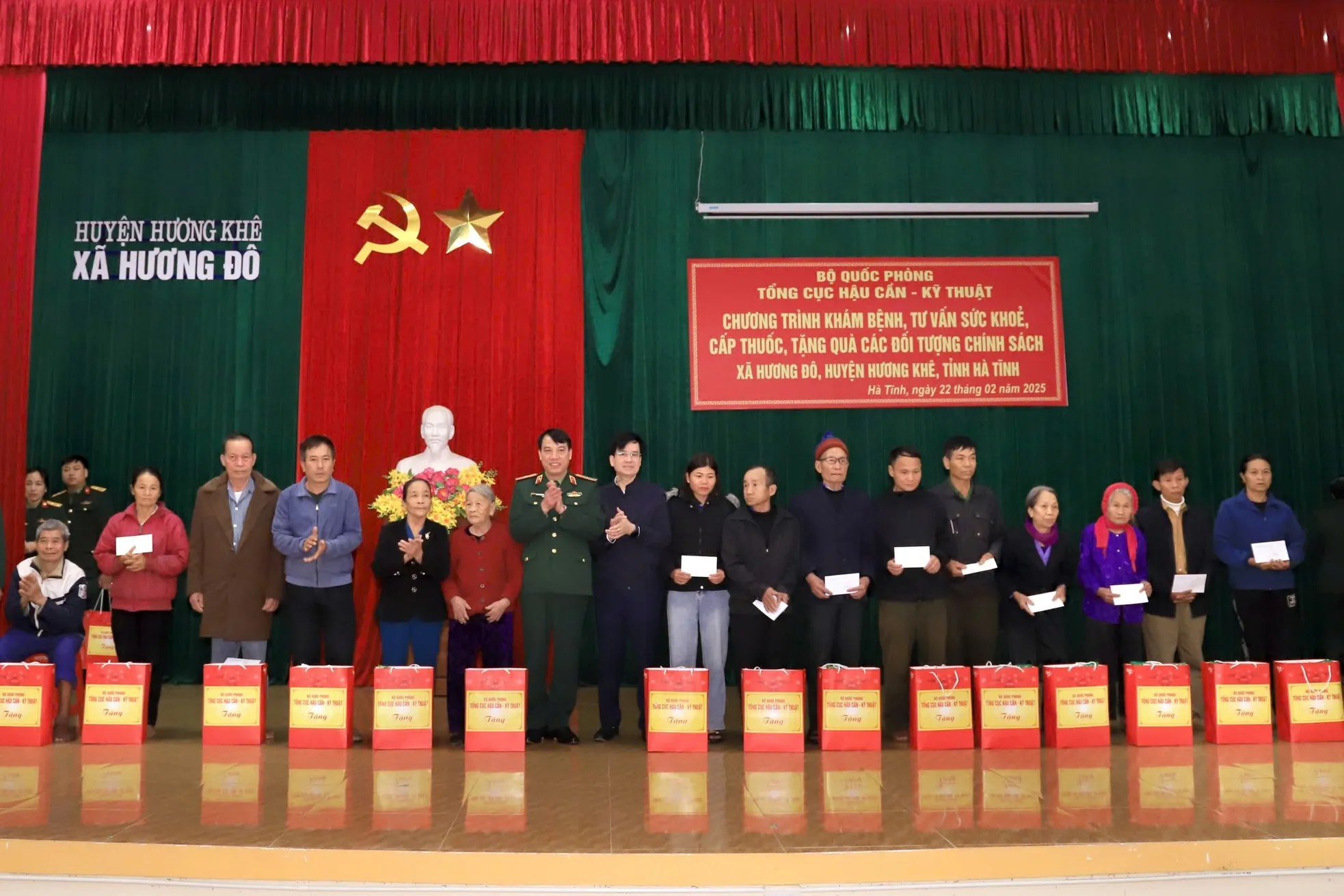 Bộ đội Hậu cần - Kỹ thuật chung tay xóa nhà tạm, giúp đồng bào giảm nghèo ảnh 8