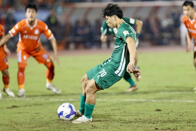 Công Phượng và Bình Phước đương đầu với khó khăn: Cửa thăng hạng V-League không mở toang- Ảnh 1.