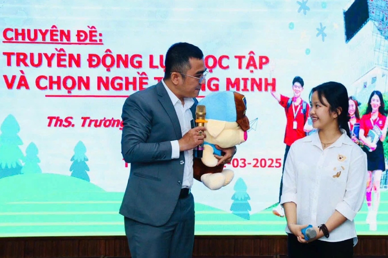 Vỡ mộng môn lựa chọn từ lớp 10: Lời cảnh tỉnh cho phụ huynh và học sinh - 4