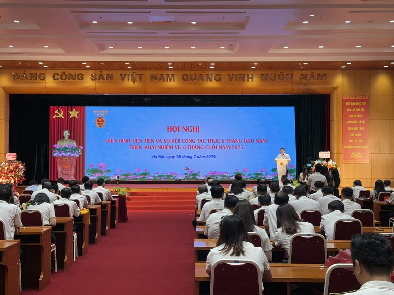 Ngành Thuế bứt phá mạnh mẽ: Vượt thu, siết kỷ luật, tăng tốc chuyển đổi số- Ảnh 1.